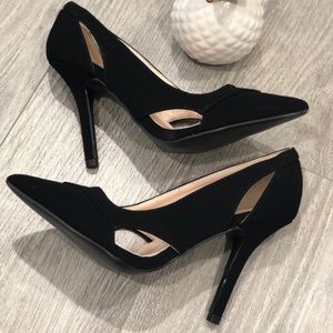 QUPID BLACK VELVETY TIARA CUTOUT HEELS, Size 8